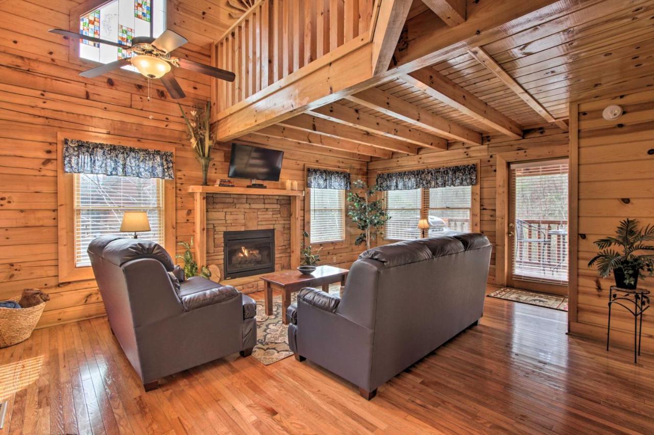 Romantic Cabin With Hot Tub In Pigeon Forge! Buitenkant foto