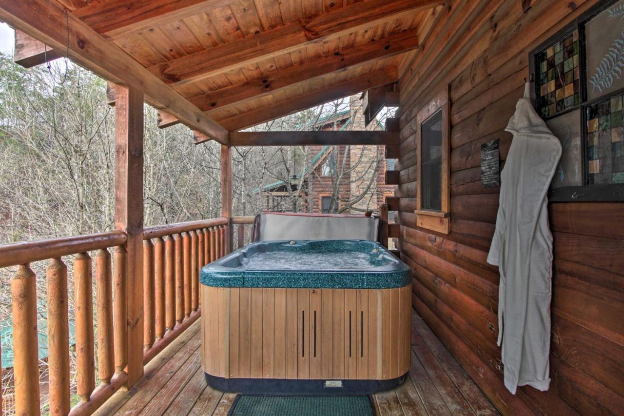Romantic Cabin With Hot Tub In Pigeon Forge! Buitenkant foto