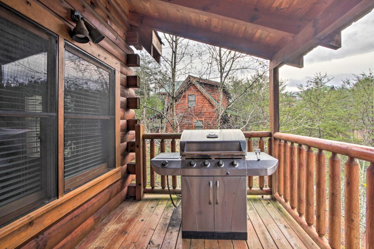 Romantic Cabin With Hot Tub In Pigeon Forge! Buitenkant foto