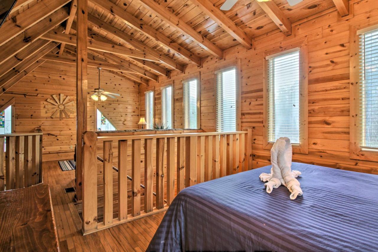 Romantic Cabin With Hot Tub In Pigeon Forge! Buitenkant foto