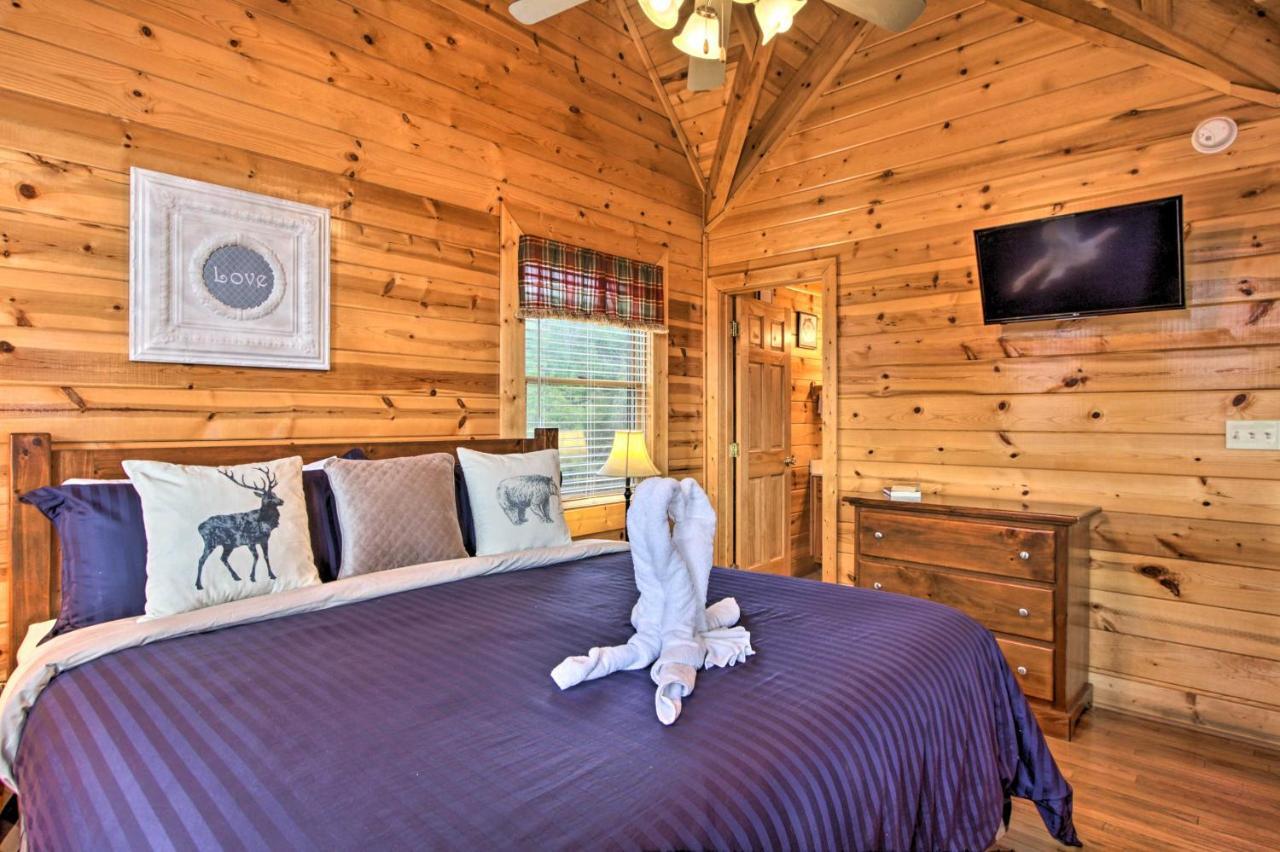 Romantic Cabin With Hot Tub In Pigeon Forge! Buitenkant foto